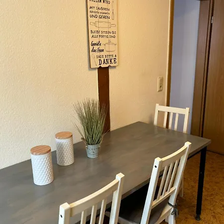 Komfortable Am Stadtwald Von Appartement Plauen